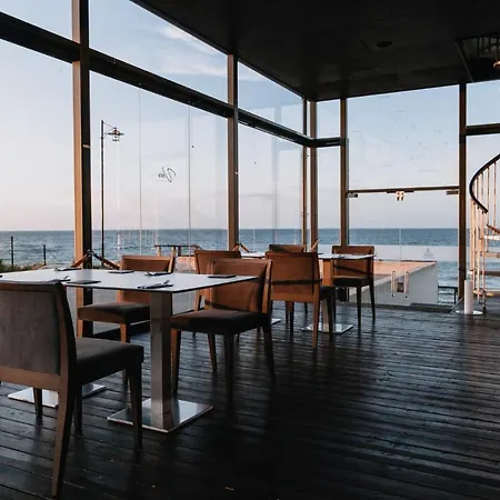 Koljunuki Sadam Veer Lux Hotel